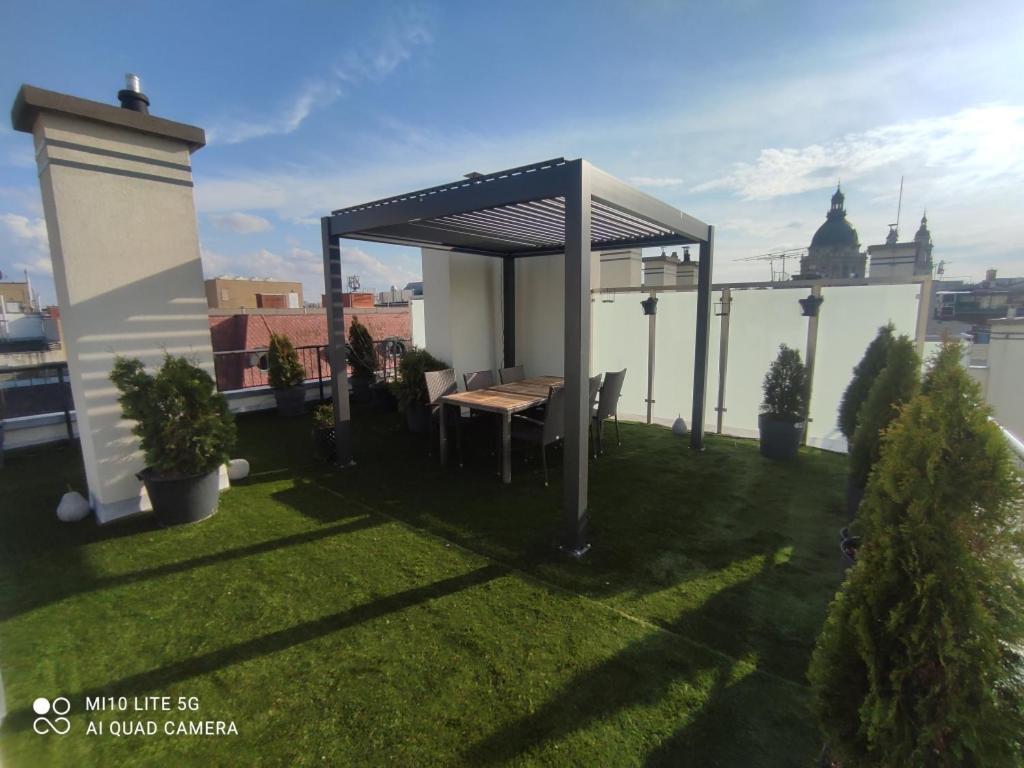 Jacuzzi Roofterrace Luxury Over The Opera Budapest Exterior foto